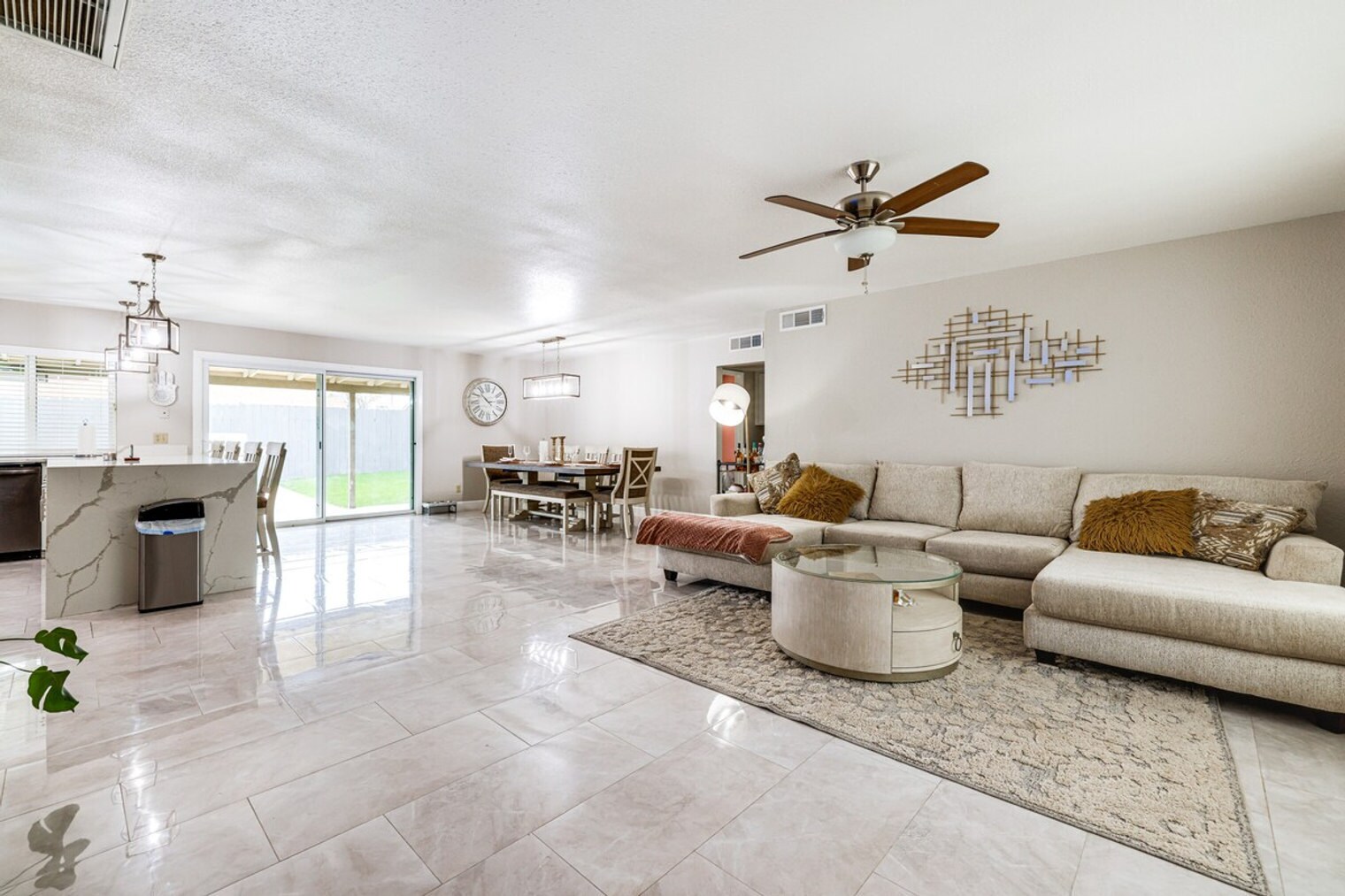 Building Photo - 903 W Harvard Dr