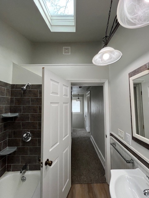 Building Photo - 230 E Victoria St