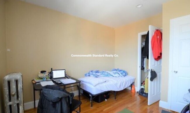 Building Photo - 56 Egmont St