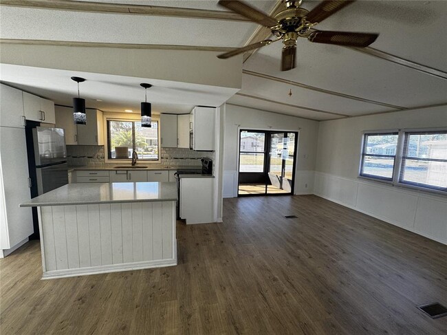 Building Photo - 1003 Oren Ave