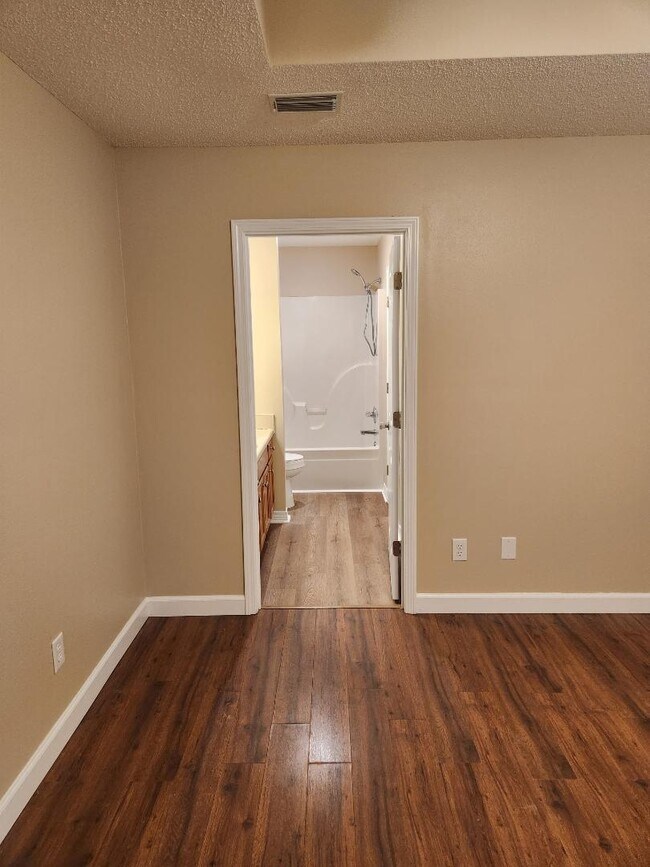 Building Photo - 8906 Winter Ct