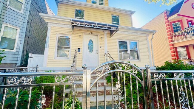 Building Photo - 23 Williams Ave