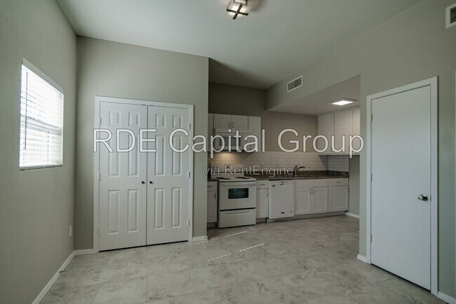 Building Photo - 3025 Sappington Pl