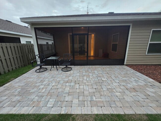 Building Photo - Welcome to the beautiful Finley Woods comm...