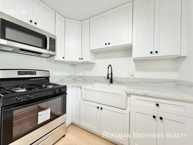 Building Photo - 5723 Willowcrest Ave