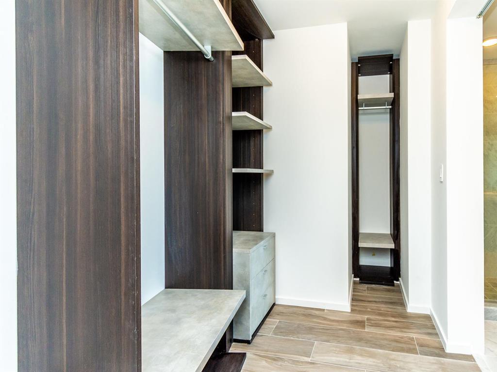 Building Photo - 805 S Miami Ave