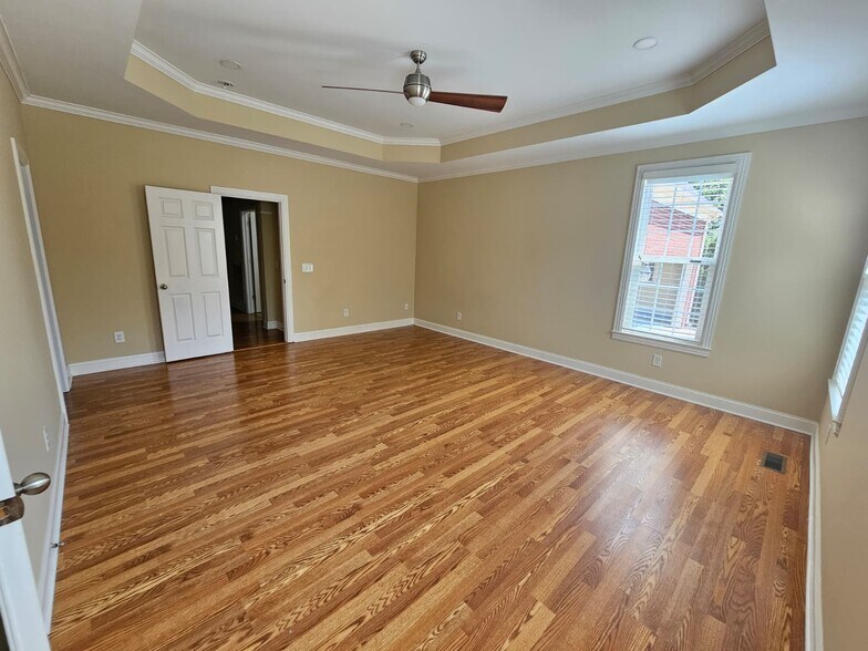 Building Photo - 1530 Bledsoe Ln