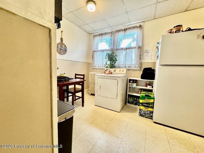 Building Photo - 609 3rd St