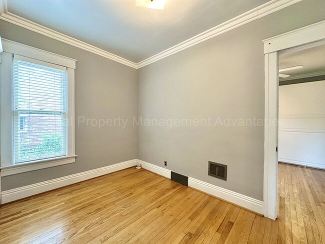 Building Photo - 4 Bedrooms, Endless Charm and Steps from D...