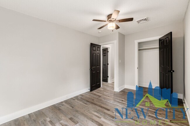 Building Photo - WAIVED $100 ADMIN FEE CALL TODAY!  Newly U...