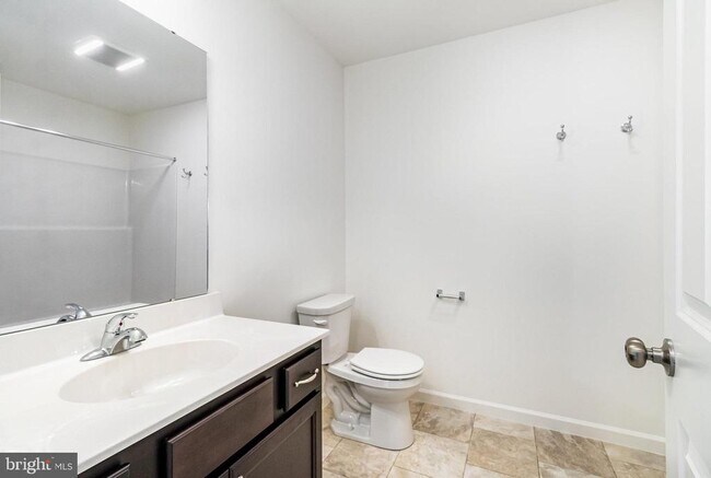 Building Photo - 7843 Briarwood Dr