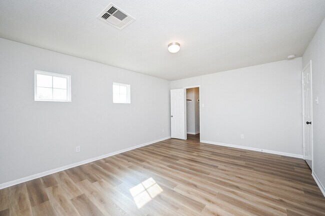 Building Photo - 3335 Dale Ridge Trail