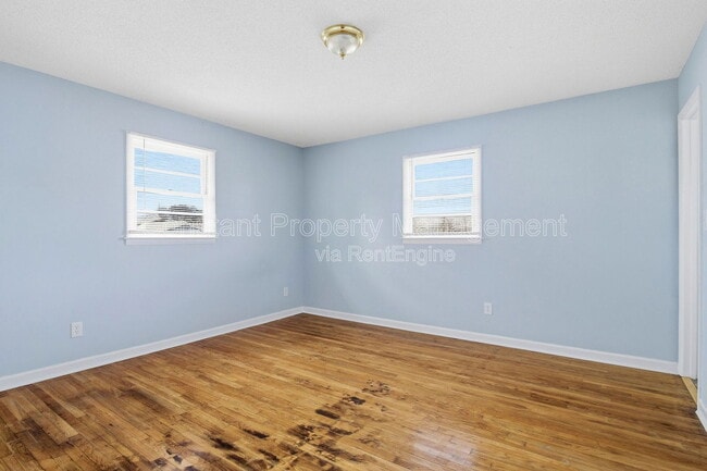 Building Photo - 105 Maxwell Dr