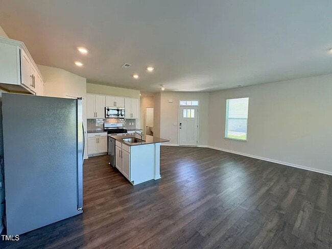 Building Photo - 1823 Hinesley Dr