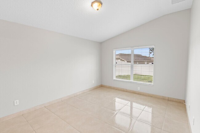 Building Photo - 10250 Hunters Haven Blvd