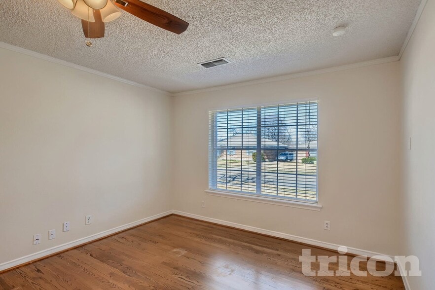 Building Photo - 1316 Lexington Dr