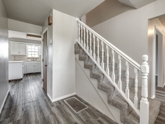Building Photo - 11308 Meadow Ridge Ln