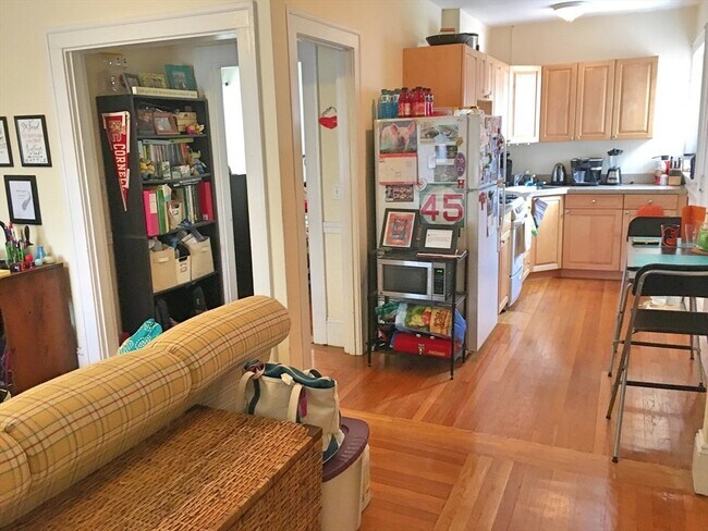 Building Photo - 592 Washington St