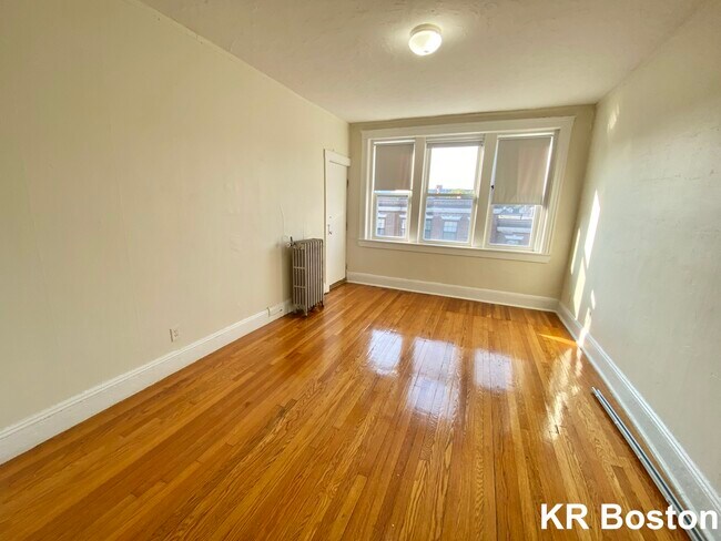 Primary Photo - 127 Sutherland Rd