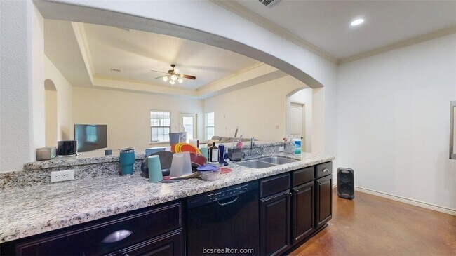 Building Photo - 413 Hayes Ln