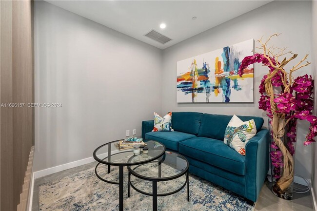 Building Photo - 480 NE 31st St