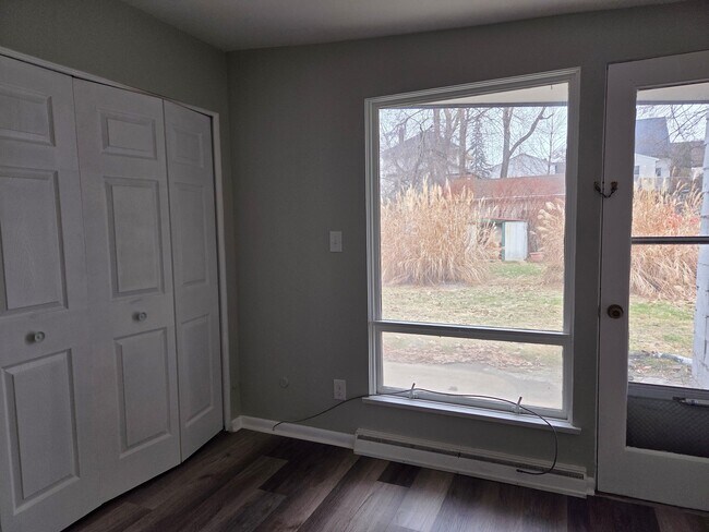 Building Photo - 763 Douglas St