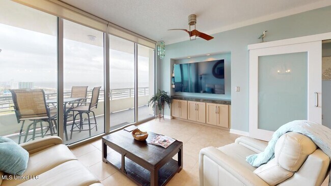 Building Photo - 2060 Beach Blvd