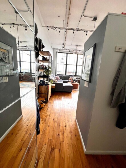 Building Photo - 314 N 12th St