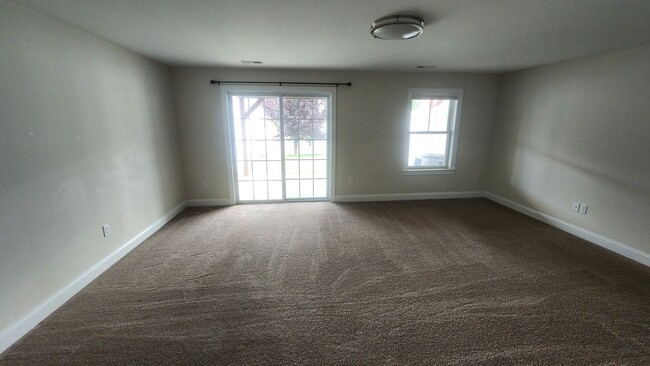 Building Photo - 2219 Deyerle Ave