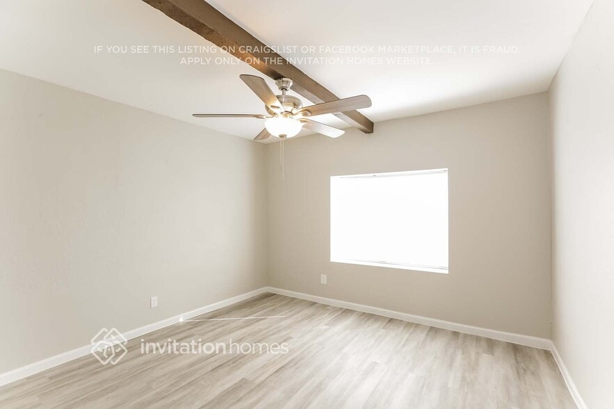 Building Photo - 436 W La Jolla Dr