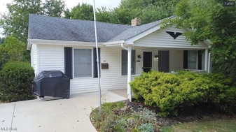 Building Photo - 119 Norris St