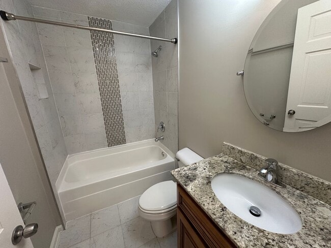 Building Photo - Charming 2 Bed 1 Bath Home In Nashville