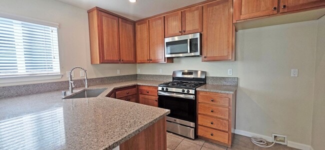 Building Photo - 1982 Dogwood Dr