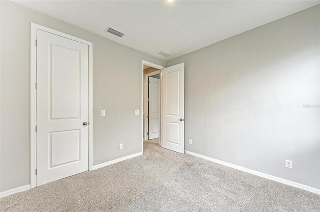 Building Photo - 5564 Summit Gln
