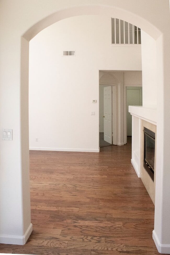 Building Photo - 3 bedroom 2.5 bathroom two-story rental in...