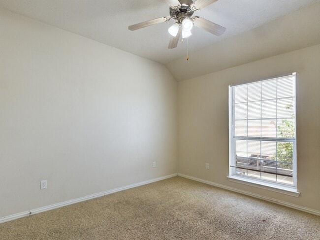 Building Photo - 1001 Krenek Tap Rd