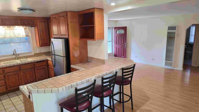 Building Photo - Family Neighborhood In The Heart of Roseland