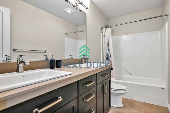 Building Photo - Stunning 4-Bedroom, 3-Bathroom East-Facing Cul-De-Sac Home in Laterra Estates