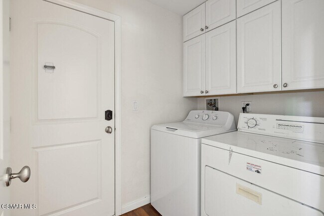 Building Photo - 526 Houston Dr