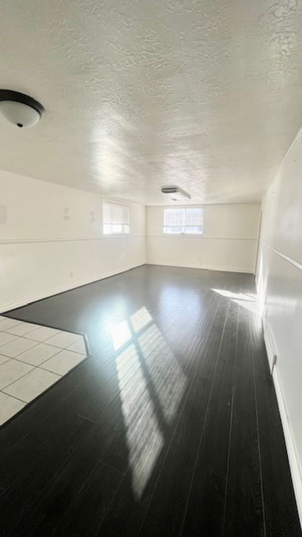 Building Photo - 6045 S Jamaica St