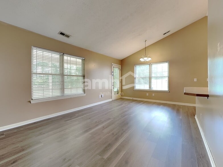 Building Photo - 132 Warner Dr