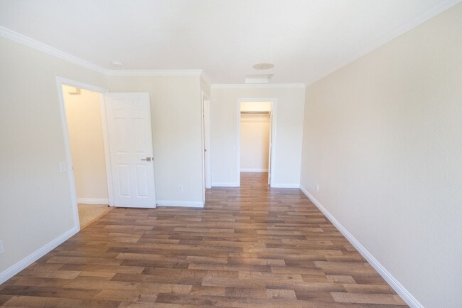 Building Photo - 3550 Sunset Ln