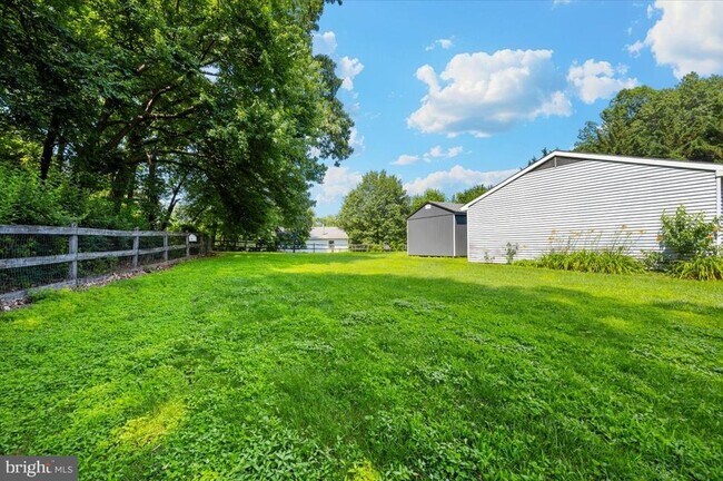 Building Photo - 11584 Liberty Oak Dr