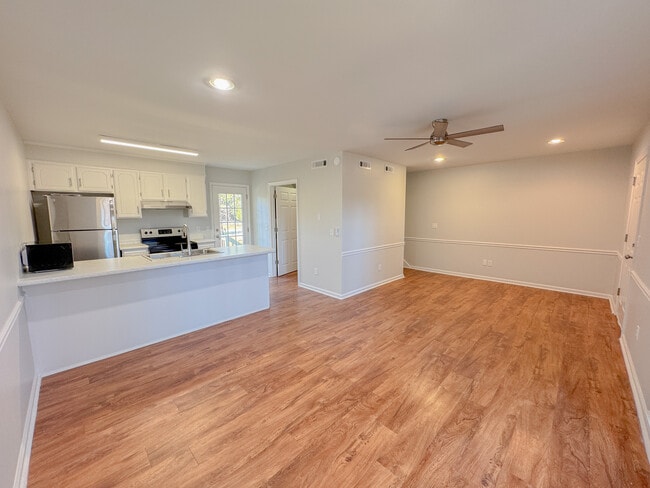 Building Photo - 249 Highpoint Rd