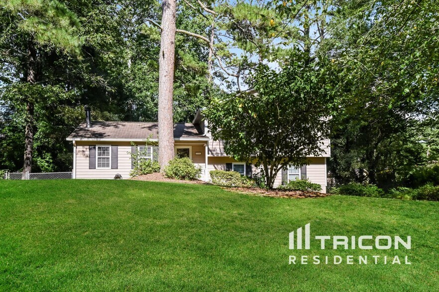 Primary Photo - 155 Rock Garden Terrace N W