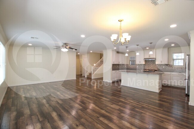Building Photo - 139 E Bluejay Dr