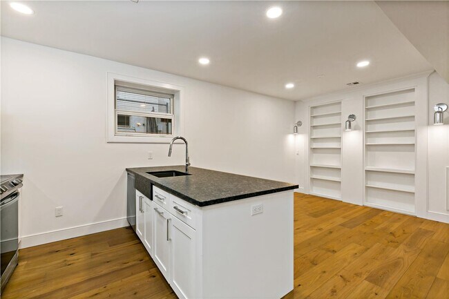 Building Photo - 92 S Highland Ave