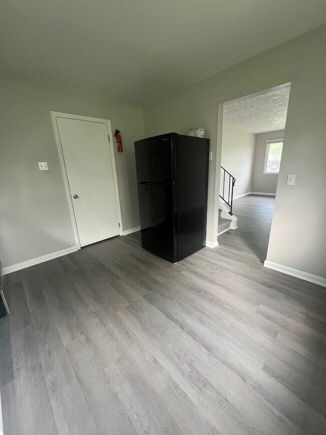 Building Photo - 11226 Roxbury Dr