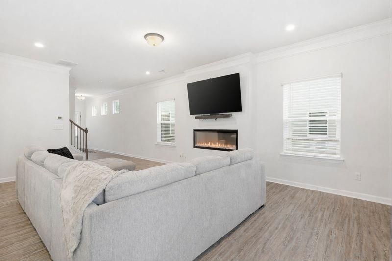 Building Photo - 3860 Pressley Ln