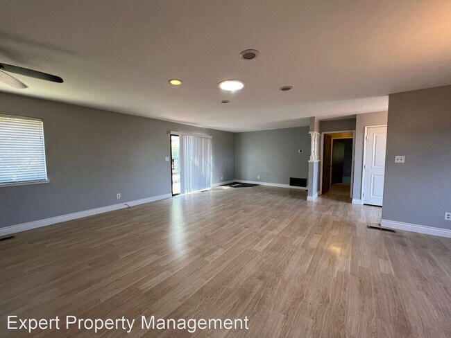 Building Photo - 2 br, 1 bath House - 3640 Buena Vista Dr.